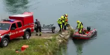 Cassano, 17enne si tuffa nel fiume Adda e non riemerge: ricerche in corso con sommozzatori e droni
