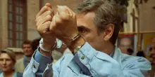 Enzo Tortora, prime immagini di Portobello, serie tv di Marco Bellocchio sull'arresto del conduttore tv: ecco il video