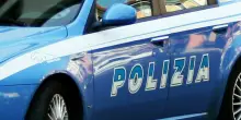 Sequestra per strada la figlia 15enne: era stata affidata a una struttura protetta dopo aver denunciato i genitori per maltrattamenti