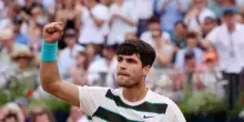 Sinner, Alcaraz vince Queen's e avvisa Jannik: i numeri dello spagnolo e i pronostici verso Wimbledon