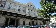 Napoli, accoltellati due giovani: sangue nella movida