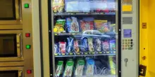 Dieta, consumo di snack aumentato del 29% in 5 anni: un bambino su tre è in sovrappeso