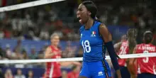 Paola Egonu, bufera per un gesto contro un'avversaria in Italia-Cina. Lei si difende: «Non sono una bulla»