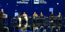Palinsesti Rai 2025/26, la presentazione a Napoli. A dicembre un monologo di Benigni su San Pietro. In arrivo docufilm su Pino Daniele e Giancarlo Siani
