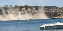 Terremoto Campi Flegrei, crolla un costone a Baia: paura, ma nessun danno