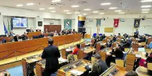 Obbligo di dimissioni per i sindaci candidati: stop alla legge campana