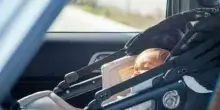 Morto bambino di 2 anni, dimenticato in auto dal padre sotto il sole con 36 gradi in Spagna: l'uomo era andato al lavoro