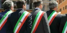 Comunali, sale lo stipendio: arrivano 300 euro in più. Tavolo sul nuovo contratto: ecco chi ne beneficerà