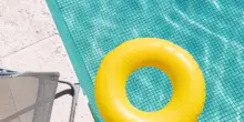 Bimbo di 2 anni morto annegato, Tommaso Pasoli era stato trovato dai genitori sul fondo della piscina in una villetta sul lago di Garda