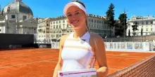 Stalker tra gli spalti, la tennista Putintseva fa fermare il match: «Fatelo uscire, può avere un coltello»