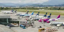 Aereo colpisce un gruppo di gabbiani dopo il decollo, volo per Milano costretto a tornare a Palermo