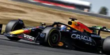 GP di Silverstone, qualifica: Verstappen beffa McLaren e Ferrari e conquista la pole. Hamilton e Leclerc in terza fila