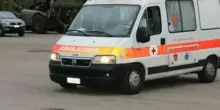 Cane cade in un canale, il proprietario si tuffa per salvarlo ma viene trascinato via dalla corrente: morto 57enne