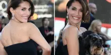 Caterina Murino incinta a 47 anni, la gravidanza dopo due aborti: «Ho dovuto chiedere aiuto alla medicina». Chi è il compagno francese Édouard