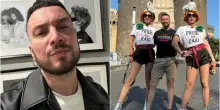 Antonino Spadaccino: «Mi hanno detto di impiccarmi perché gay. Sono diverso? Per fortuna non assomiglio a questa gente di me**a»