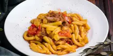 Sagre del weekend, i cinque appuntamenti da non perdere: vino, strozzapreti, ceciarelli e la Tavola di Bisanzio