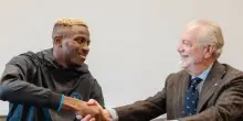 Calciomercato Napoli, Osimhen a un passo dal Galatasaray: mancano le fideiussioni per la cessione