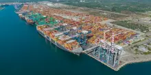 Porti, Gioia Tauro cresce ancora per container in transito: +10,5% nel primo semestre del 2025