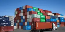 Italia, l?export sale nonostante i dazi. Industria in calo ma cresce la fiducia