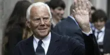 Giorgio Armani compie 91 anni. Come sta dopo la convalescenza in ospedale, le sfilate saltate e la lettera: «Ci vediamo a settembre»