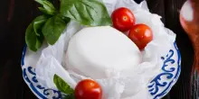 Mozzarelle del supermercato, quali sono le migliori? La classifica Altroconsumo all'insegna delle sorprese. Top e flop