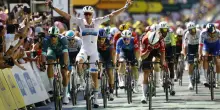 Tour de France 2025: Tim Merlier trionfa a Châteauroux davanti a Jonathan Milan