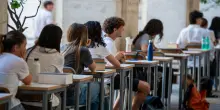 Scuola, assunzioni in arrivo per 54mila prof. Valditara esulta: «Numero record, diamo stabilità». Come saranno selezionati