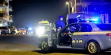 Accoltella un ragazzino in pieno centro, poi fugge per le strade della città: minorenne fermato dai poliziotti