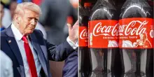 Trump riscrive la ricetta della Coca-Cola: «Basta sciroppo, usate solo zucchero di canna»