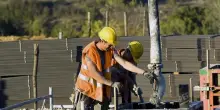 Caldo, nuova ondata in arrivo: quando si ferma il lavoro e scatta la cassa integrazione. Le regole Inps e le novità dal governo