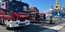 Livorno, allarme bomba su un traghetto: scatta la maxi-emergenza nel porto