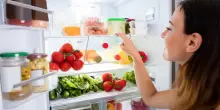 Cibi e alimenti (anche inaspettati) che non vanno in frigorifero, nemmeno d'estate: quali sono e perché
