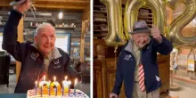 "Papa Jake" Larson morto a 102 anni, il veterano di guerra era diventato una star su TikTok: raccontava ai giovani il D-Day