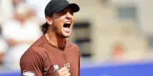 Luciano Darderi vince l'Atp di Bastad: chi è l'italo-argentino. Età, origini, infanzia, caratteristiche fisiche, fidanzata e carriera