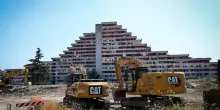 Napoli, crollo di Scampia: riflettori su tre uffici, cambiano gli indagati