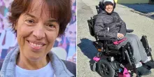 Laura Santi è morta in casa sua con il suicidio assistito, la giornalista aveva 50 anni e soffriva di sclerosi multipla: «Solo noi possiamo decidere»