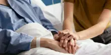 Suicidio assistito: come funziona in Italia dopo il caso Cappato e dj Fabo e dove si può fare all'estero