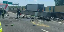 Ultraleggero precipita sul raccordo autrostradale Corda Molle, due morti: il velivolo avrebbe colpito dei mezzi in transito