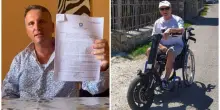 Rubano carrozzina e stampelle a un disabile, la denuncia: «Volete anche il caricabatterie? Gesto vile, non sono autosufficiente»