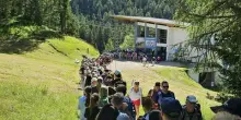 Seceda, cosa succede in Val Gardena? Le code lunghissime per la funivia. «Questa non è la montagna»