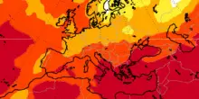 Caldo estremo, notti tropicali a 30 gradi e ondate di calore in crescita: tutte le città da bollino rosso