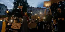 Ucraina, proteste contro Zelensky: ecco il disegno di legge che ha portato migliaia di persone in piazza