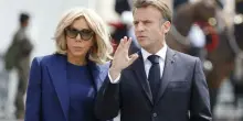 «Brigitte è nata uomo», i Macron fanno causa all'influencer statunitense Candace Owens: «Campagna di umiliazione globale»