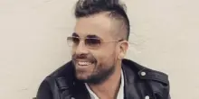 Dj Godzi, spunta il video dell'aggressione al vicino. L'autopsia: «Niente violenza, morto per la droga». Il papà lo fa cremare