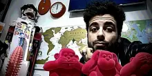 Dj Godzi, spunta il video dell'aggressione al vicino. L'autopsia: «Niente violenza, tracce di droga»