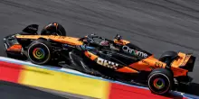 GP di Spa, qualifica Sprint: grande pole di Piastri che batte Verstappen, Leclerc quarto, Hamilton tradito dalla SF25?