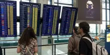 Voli, le nuove regole dai documenti ai liquidi agli animali in cabina: ecco come viaggeremo in aereo