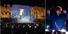L'Aida al Teatro Antico di Taormina: l'opera sotto le stelle tra sperimentazione, marcia trionfale e spettacolarità scenica
