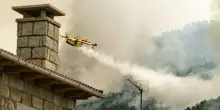 Incendi in Spagna, roghi fuori controllo: situazione critica
