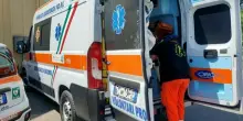 ?Si cosparge di benzina e si dà fuoco in strada davanti ai passanti: è gravissimo